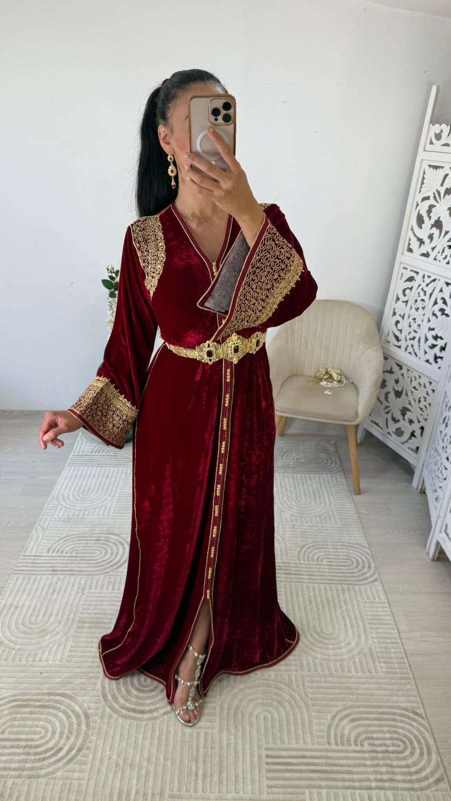 caftan rouge fonce